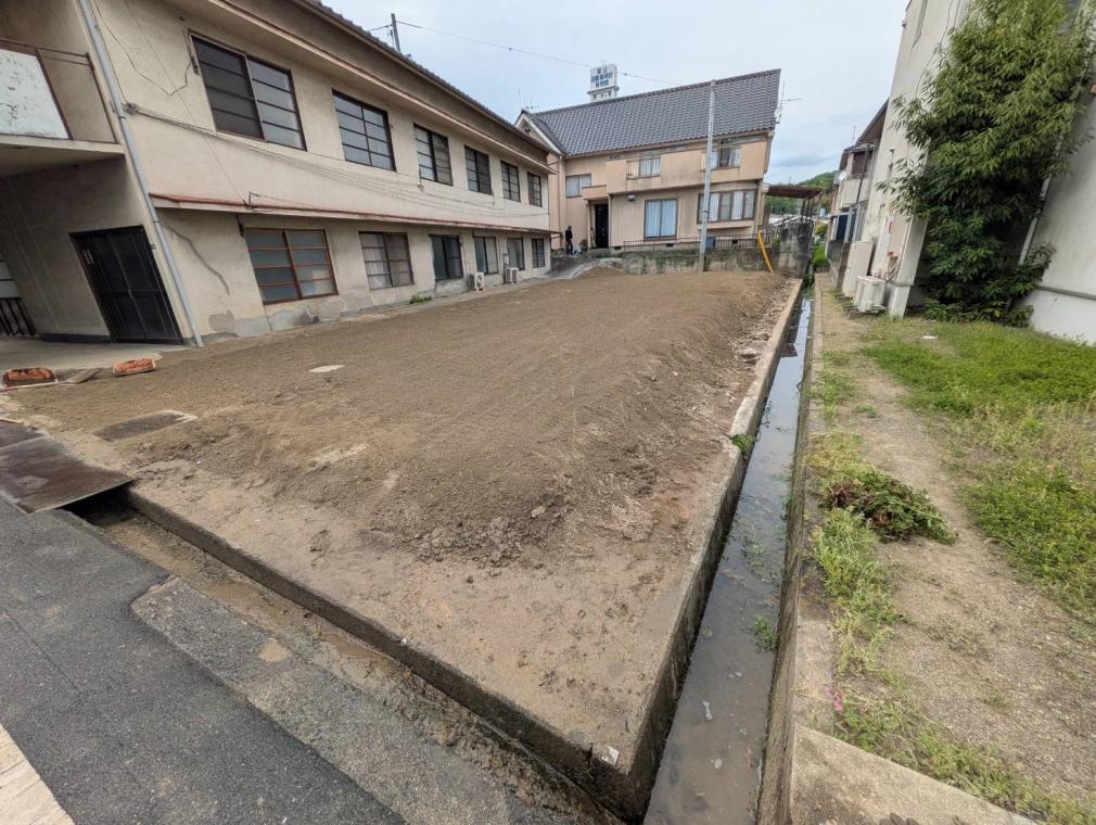 福山市北吉津町にてアパートの解体工事の画像